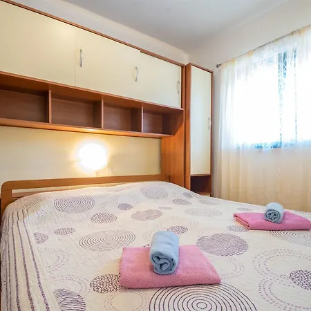 Ivo Apartment *